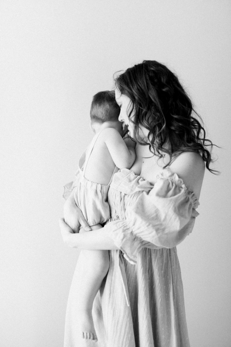 Edina, Minnesota Family & Motherhood Photographer AnaLise Motherhood