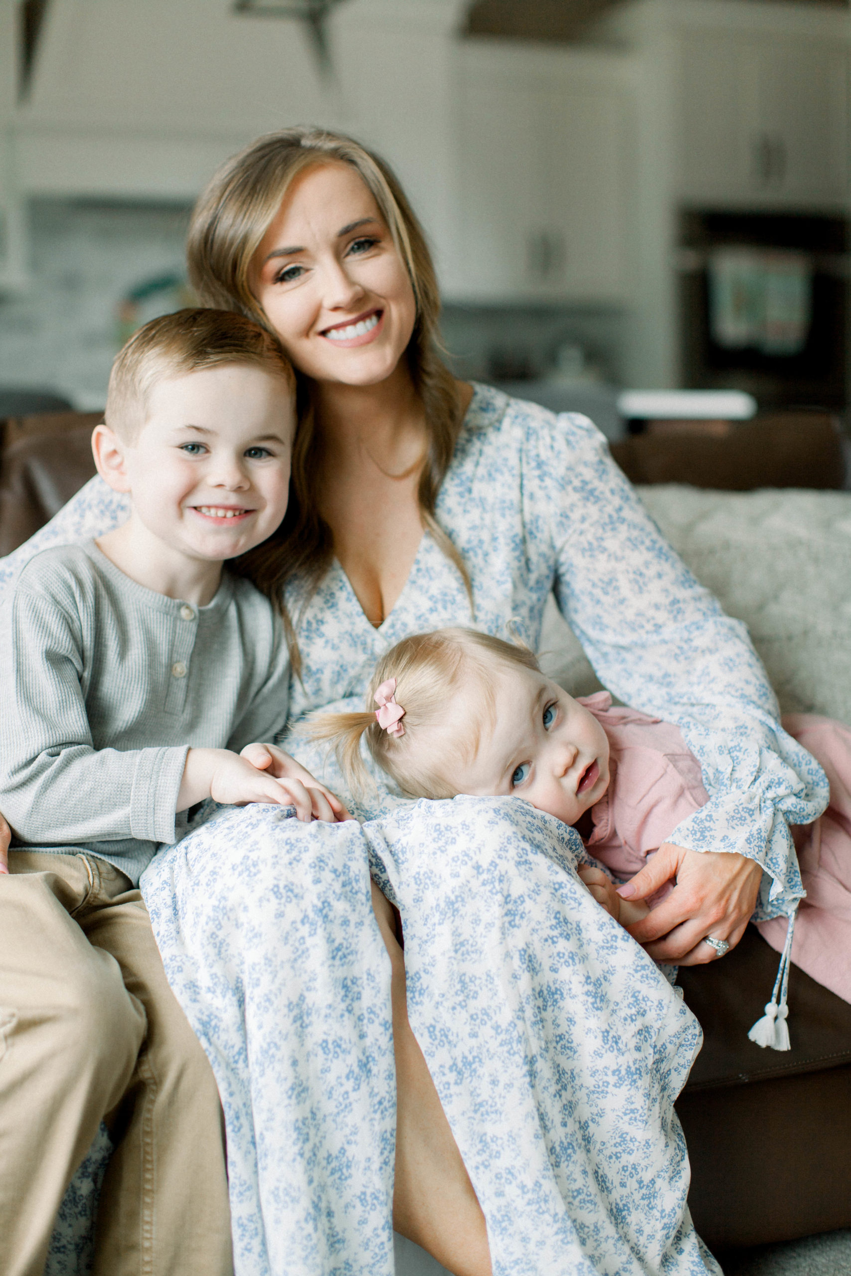Minneapolis Edina In Home Family Photographer